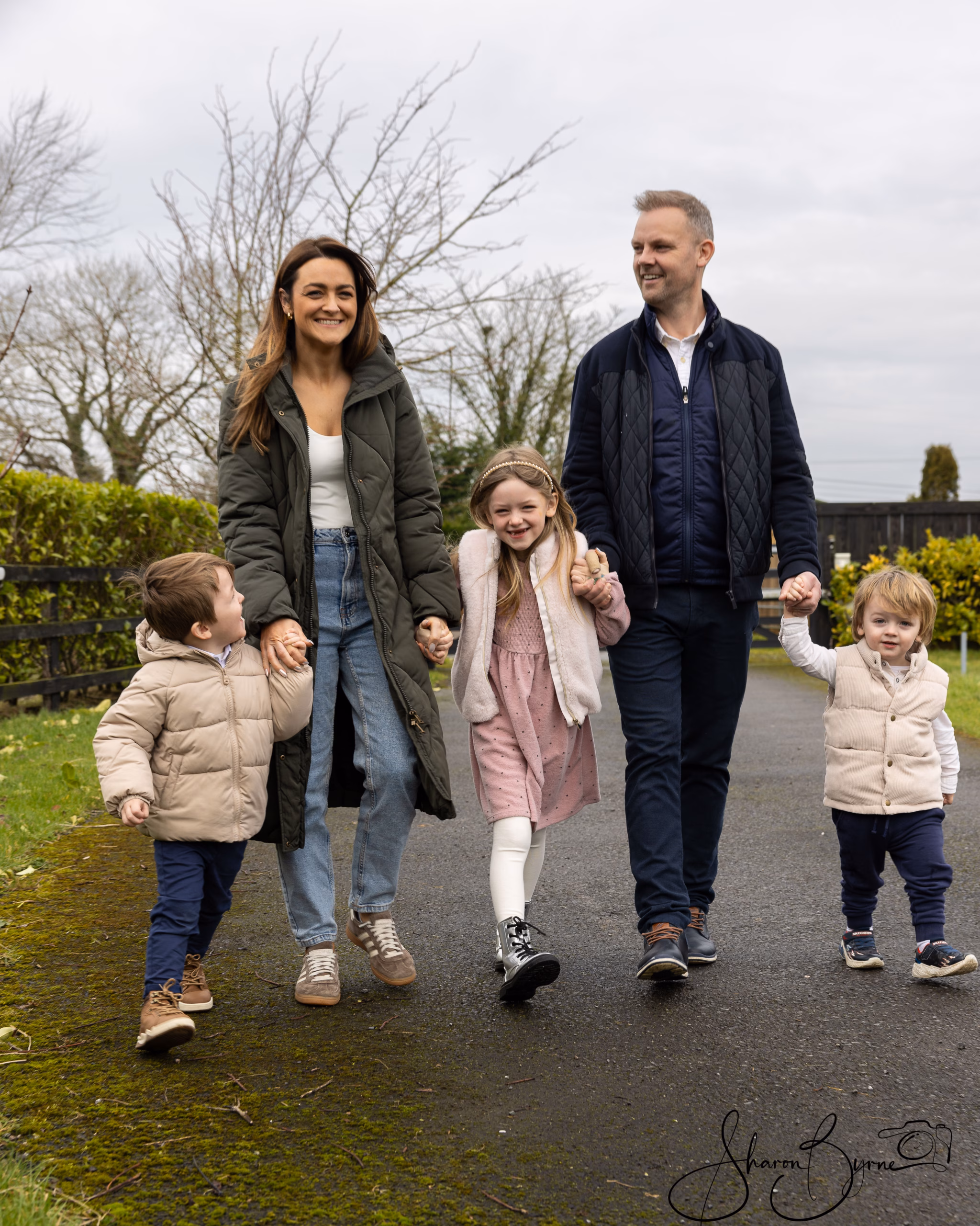 Outdoor family photography - candid natural moments, capturing those smiles forever